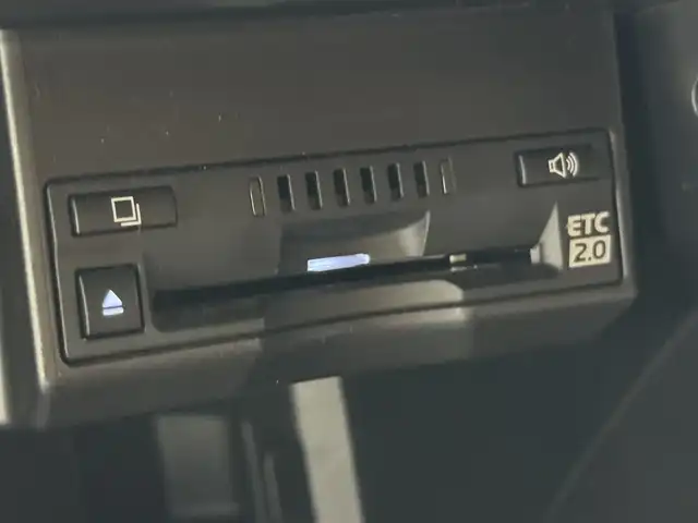 レクサス ＣＴ 200h バージョンC 福岡県 2017(平29)年 7.3万km グラファイトブラックガラスフレーク メーカーナビ／フルセグＴＶ　/バックカメラ　/ＥＴＣ２．０　/前方ドライブレコーダー　/レーダークルーズコントロール　/コーナーセンサー　/衝突被害軽減ブレーキ　/レーンキープ　/パドルシフト　/パワーシート　/シートヒーター