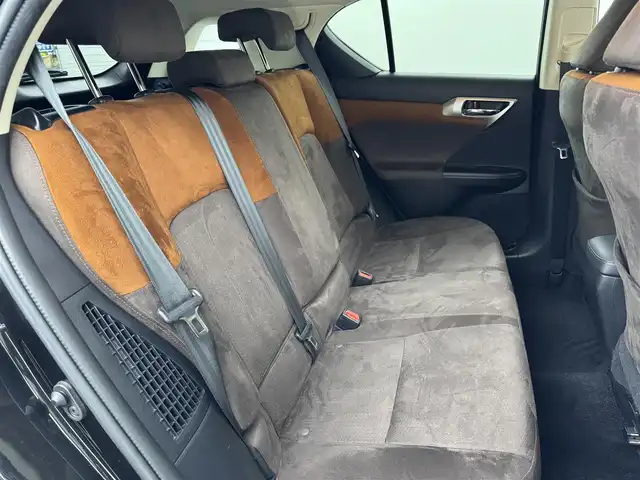 レクサス ＣＴ 200h バージョンC 福岡県 2017(平29)年 7.3万km グラファイトブラックガラスフレーク メーカーナビ／フルセグＴＶ　/バックカメラ　/ＥＴＣ２．０　/前方ドライブレコーダー　/レーダークルーズコントロール　/コーナーセンサー　/衝突被害軽減ブレーキ　/レーンキープ　/パドルシフト　/パワーシート　/シートヒーター