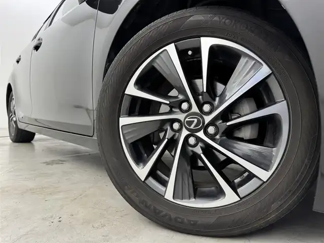 レクサス ＣＴ 200h バージョンC 福岡県 2017(平29)年 7.3万km グラファイトブラックガラスフレーク メーカーナビ／フルセグＴＶ　/バックカメラ　/ＥＴＣ２．０　/前方ドライブレコーダー　/レーダークルーズコントロール　/コーナーセンサー　/衝突被害軽減ブレーキ　/レーンキープ　/パドルシフト　/パワーシート　/シートヒーター