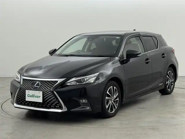 レクサス ＣＴ 200h バージョンC 福岡県 2017(平29)年 7.3万km グラファイトブラックガラスフレーク メーカーナビ／フルセグＴＶ　/バックカメラ　/ＥＴＣ２．０　/前方ドライブレコーダー　/レーダークルーズコントロール　/コーナーセンサー　/衝突被害軽減ブレーキ　/レーンキープ　/パドルシフト　/パワーシート　/シートヒーター