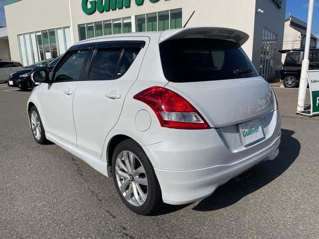 スズキ スイフト RS 石川県 2015(平27)年 5.7万km パール 社外メモリーナビ　ＴＶ　ＥＴＣ　スマートキー　プッシュスタート　ＨＩＤヘッドライト　オートライト　オートエアコン　純正アルミホイール