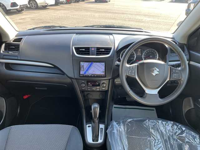 スズキ スイフト RS 石川県 2015(平27)年 5.7万km パール 社外メモリーナビ　ＴＶ　ＥＴＣ　スマートキー　プッシュスタート　ＨＩＤヘッドライト　オートライト　オートエアコン　純正アルミホイール