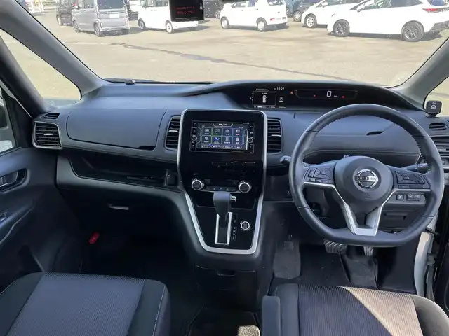 日産 セレナ ハイウェイスター Vセレクション 岡山県 2017(平29)年 5.3万km ブリリアントホワイトパール 純正ナビ　MM317D-W/フルセグTV、CD、DVD、Bluetooth、AM、FM/純正フリップダウンモニター/ETC/バックカメラ/クルーズコントロール/エマージェンシーブレーキ/両側パワースライドドア/TVキャンセラー/ドライブレコーダー