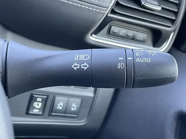 日産 セレナ ハイウェイスター Vセレクション 岡山県 2017(平29)年 5.3万km ブリリアントホワイトパール 純正ナビ　MM317D-W/フルセグTV、CD、DVD、Bluetooth、AM、FM/純正フリップダウンモニター/ETC/バックカメラ/クルーズコントロール/エマージェンシーブレーキ/両側パワースライドドア/TVキャンセラー/ドライブレコーダー