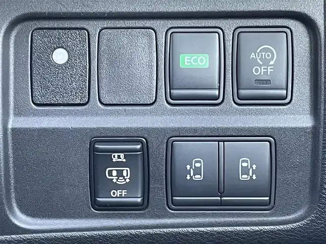 日産 セレナ ハイウェイスター Vセレクション 岡山県 2017(平29)年 5.3万km ブリリアントホワイトパール 純正ナビ　MM317D-W/フルセグTV、CD、DVD、Bluetooth、AM、FM/純正フリップダウンモニター/ETC/バックカメラ/クルーズコントロール/エマージェンシーブレーキ/両側パワースライドドア/TVキャンセラー/ドライブレコーダー