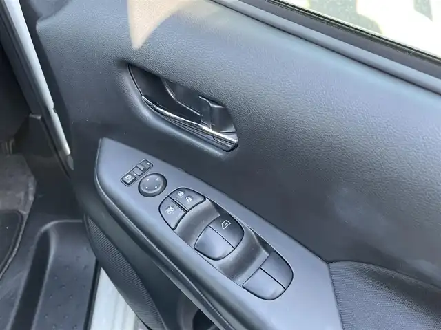 日産 セレナ ハイウェイスター Vセレクション 岡山県 2017(平29)年 5.3万km ブリリアントホワイトパール 純正ナビ　MM317D-W/フルセグTV、CD、DVD、Bluetooth、AM、FM/純正フリップダウンモニター/ETC/バックカメラ/クルーズコントロール/エマージェンシーブレーキ/両側パワースライドドア/TVキャンセラー/ドライブレコーダー