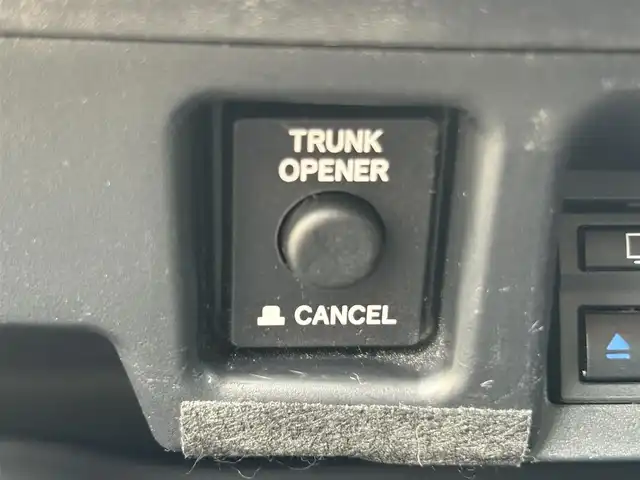 トヨタ クラウン ハイブリッド RS アドバンス 山口県 2018(平30)年 7.8万km ホワイトパールクリスタルシャイン 純正ナビ/(CD/SD/Bluetooth/AM/FM/フルセグTV)/バックカメラ/レーダークルーズコントロール/レーンキープアシスト/衝突被害軽減システム/デジタルインナーミラー/革巻ステアリング/ステアリングリモコン/パドルシフト/オートライト/オートマチックハイビーム/LEDヘッドライト/フォグランプ/ハーフレザーシート/前席パワーシート/オートホールド/前後コーナーセンサー/電動格納ミラー/ブラインドスポットミラー/純正18インチアルミホイール/ビルトインETC2.0/前後ドライブレコーダー/純正フロアマット