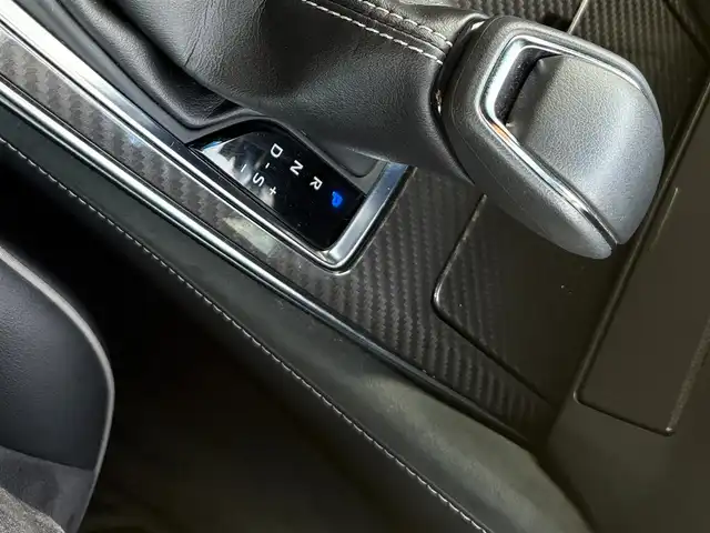 トヨタ クラウン ハイブリッド RS アドバンス 山口県 2018(平30)年 7.8万km ホワイトパールクリスタルシャイン 純正ナビ/(CD/SD/Bluetooth/AM/FM/フルセグTV)/バックカメラ/レーダークルーズコントロール/レーンキープアシスト/衝突被害軽減システム/デジタルインナーミラー/革巻ステアリング/ステアリングリモコン/パドルシフト/オートライト/オートマチックハイビーム/LEDヘッドライト/フォグランプ/ハーフレザーシート/前席パワーシート/オートホールド/前後コーナーセンサー/電動格納ミラー/ブラインドスポットミラー/純正18インチアルミホイール/ビルトインETC2.0/前後ドライブレコーダー/純正フロアマット