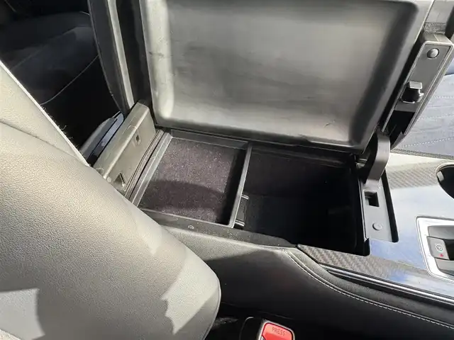 トヨタ クラウン ハイブリッド RS アドバンス 山口県 2018(平30)年 7.8万km ホワイトパールクリスタルシャイン 純正ナビ/(CD/SD/Bluetooth/AM/FM/フルセグTV)/バックカメラ/レーダークルーズコントロール/レーンキープアシスト/衝突被害軽減システム/デジタルインナーミラー/革巻ステアリング/ステアリングリモコン/パドルシフト/オートライト/オートマチックハイビーム/LEDヘッドライト/フォグランプ/ハーフレザーシート/前席パワーシート/オートホールド/前後コーナーセンサー/電動格納ミラー/ブラインドスポットミラー/純正18インチアルミホイール/ビルトインETC2.0/前後ドライブレコーダー/純正フロアマット