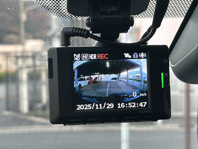 トヨタ ヤリス ハイブリッド Z 広島県 2020(令2)年 5.8万km ブラック 禁煙/TRDエアロ（F/S/R）/トヨタセーフティセンス/・プリクラッシュセーフティ/・レーンディパーチャーアラート/・レーントレーシングアシスト/・先行車発進お知らせ/・レーダークルーズコントロール/・RSA/・オートマチックハイビーム/クリアランスソナー/純正ディスプレイオーディオ/・ナビ/フルセグ/CD/DVD/Bluetooth/USB/Miracast/バックカメラ/革巻きステアリング/ステアリングスイッチ/電動格納ウィンカーミラー/LEDヘッドライト/オートライト/シートヒーター/前後ドライブレコーダー（DC-DR652）/ETC/スマートキー/プッシュスタート/スペアキー/純正フロアマット/純正16インチアルミホイール