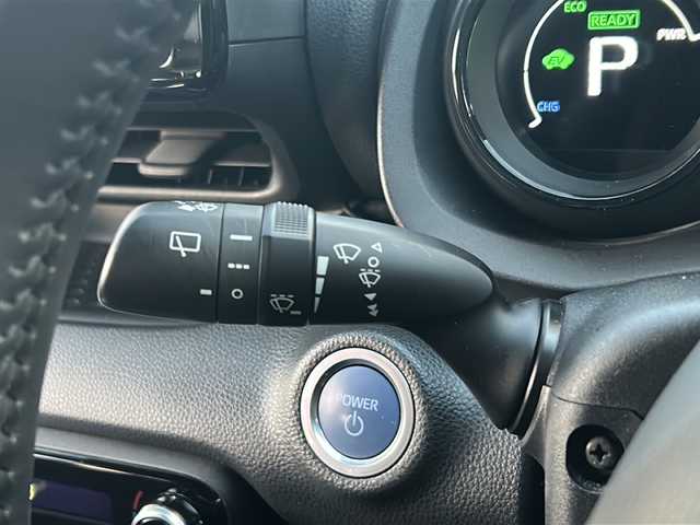 トヨタ ヤリス ハイブリッド Z 広島県 2020(令2)年 5.8万km ブラック 禁煙/TRDエアロ（F/S/R）/トヨタセーフティセンス/・プリクラッシュセーフティ/・レーンディパーチャーアラート/・レーントレーシングアシスト/・先行車発進お知らせ/・レーダークルーズコントロール/・RSA/・オートマチックハイビーム/クリアランスソナー/純正ディスプレイオーディオ/・ナビ/フルセグ/CD/DVD/Bluetooth/USB/Miracast/バックカメラ/革巻きステアリング/ステアリングスイッチ/電動格納ウィンカーミラー/LEDヘッドライト/オートライト/シートヒーター/前後ドライブレコーダー（DC-DR652）/ETC/スマートキー/プッシュスタート/スペアキー/純正フロアマット/純正16インチアルミホイール