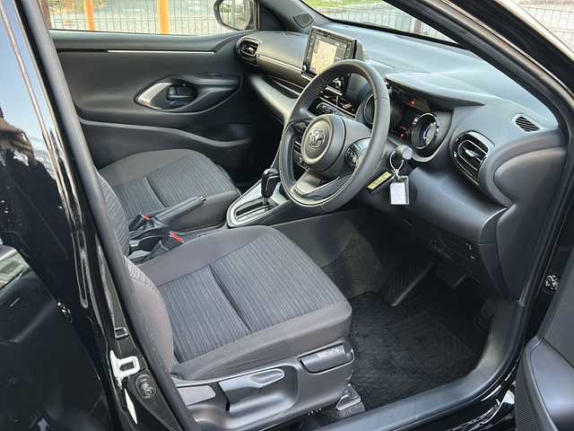 トヨタ ヤリス ハイブリッド Z 広島県 2020(令2)年 5.8万km ブラック 禁煙/TRDエアロ（F/S/R）/トヨタセーフティセンス/・プリクラッシュセーフティ/・レーンディパーチャーアラート/・レーントレーシングアシスト/・先行車発進お知らせ/・レーダークルーズコントロール/・RSA/・オートマチックハイビーム/クリアランスソナー/純正ディスプレイオーディオ/・ナビ/フルセグ/CD/DVD/Bluetooth/USB/Miracast/バックカメラ/革巻きステアリング/ステアリングスイッチ/電動格納ウィンカーミラー/LEDヘッドライト/オートライト/シートヒーター/前後ドライブレコーダー（DC-DR652）/ETC/スマートキー/プッシュスタート/スペアキー/純正フロアマット/純正16インチアルミホイール