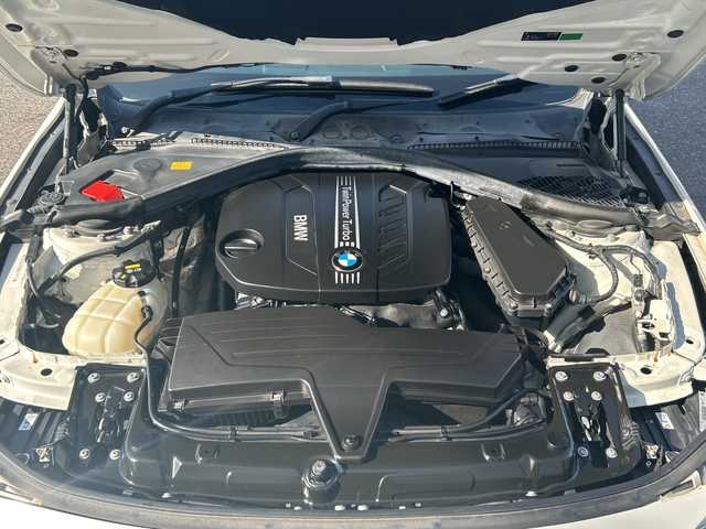 ＢＭＷ ３２０ｄ ツーリング Mスポーツ 愛知県 2015(平27)年 7.9万km アルピンホワイトⅢ ・禁煙車/・フロントリップスポイラー/・純正HDDナビ/・Bluetooth/・CD/DVD/・ドライブレコーダー/・バックカメラ/・ETC/・インテリジェントセーフティ/・ブレーキ機能付き警告/・レーンディパーチャーウォーニング/・アダプティブクルーズコントロール/・パークディスタンスコントロール（コーナーセンサー）/・前席パワーシート/・HIDオートライト/・電動格納ミラーウィンカー/・フロアマット/・ルーフレール/・純正１８インチアルミ/・パワーバックドア/・新車保証書/・取扱説明書/・スペアキー