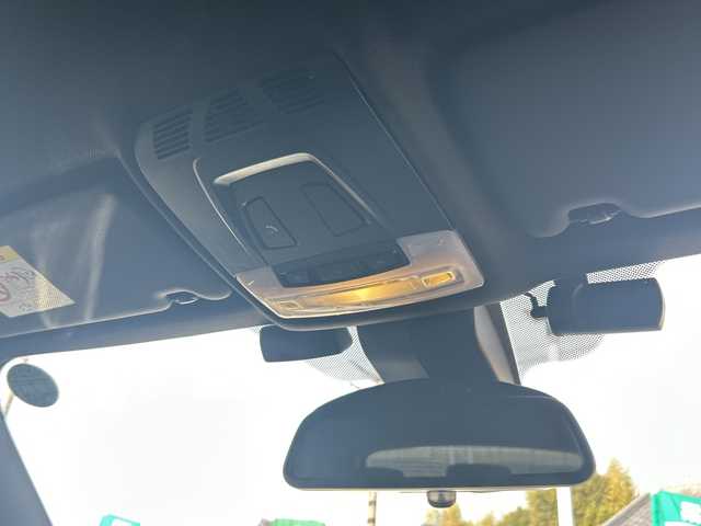 ＢＭＷ ３２０ｄ ツーリング Mスポーツ 愛知県 2015(平27)年 7.9万km アルピンホワイトⅢ ・禁煙車/・フロントリップスポイラー/・純正HDDナビ/・Bluetooth/・CD/DVD/・ドライブレコーダー/・バックカメラ/・ETC/・インテリジェントセーフティ/・ブレーキ機能付き警告/・レーンディパーチャーウォーニング/・アダプティブクルーズコントロール/・パークディスタンスコントロール（コーナーセンサー）/・前席パワーシート/・HIDオートライト/・電動格納ミラーウィンカー/・フロアマット/・ルーフレール/・純正１８インチアルミ/・パワーバックドア/・新車保証書/・取扱説明書/・スペアキー