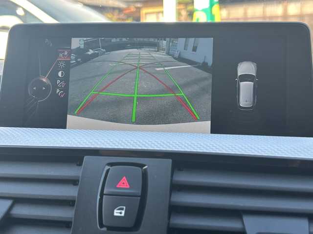 ＢＭＷ ３２０ｄ ツーリング Mスポーツ 愛知県 2015(平27)年 7.9万km アルピンホワイトⅢ ・禁煙車/・フロントリップスポイラー/・純正HDDナビ/・Bluetooth/・CD/DVD/・ドライブレコーダー/・バックカメラ/・ETC/・インテリジェントセーフティ/・ブレーキ機能付き警告/・レーンディパーチャーウォーニング/・アダプティブクルーズコントロール/・パークディスタンスコントロール（コーナーセンサー）/・前席パワーシート/・HIDオートライト/・電動格納ミラーウィンカー/・フロアマット/・ルーフレール/・純正１８インチアルミ/・パワーバックドア/・新車保証書/・取扱説明書/・スペアキー