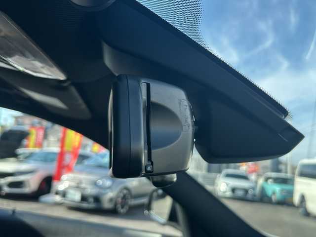 ＢＭＷ ３２０ｄ ツーリング Mスポーツ 愛知県 2015(平27)年 7.9万km アルピンホワイトⅢ ・禁煙車/・フロントリップスポイラー/・純正HDDナビ/・Bluetooth/・CD/DVD/・ドライブレコーダー/・バックカメラ/・ETC/・インテリジェントセーフティ/・ブレーキ機能付き警告/・レーンディパーチャーウォーニング/・アダプティブクルーズコントロール/・パークディスタンスコントロール（コーナーセンサー）/・前席パワーシート/・HIDオートライト/・電動格納ミラーウィンカー/・フロアマット/・ルーフレール/・純正１８インチアルミ/・パワーバックドア/・新車保証書/・取扱説明書/・スペアキー