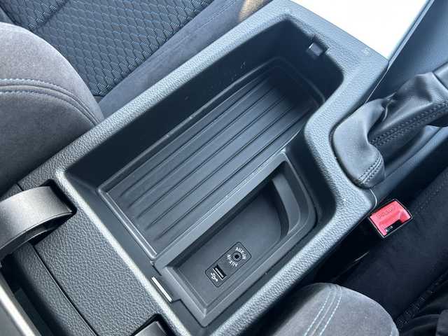 ＢＭＷ ３２０ｄ ツーリング Mスポーツ 愛知県 2015(平27)年 7.9万km アルピンホワイトⅢ ・禁煙車/・フロントリップスポイラー/・純正HDDナビ/・Bluetooth/・CD/DVD/・ドライブレコーダー/・バックカメラ/・ETC/・インテリジェントセーフティ/・ブレーキ機能付き警告/・レーンディパーチャーウォーニング/・アダプティブクルーズコントロール/・パークディスタンスコントロール（コーナーセンサー）/・前席パワーシート/・HIDオートライト/・電動格納ミラーウィンカー/・フロアマット/・ルーフレール/・純正１８インチアルミ/・パワーバックドア/・新車保証書/・取扱説明書/・スペアキー