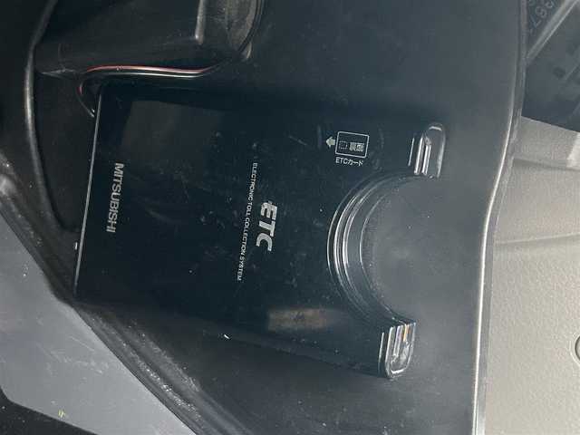 スズキ エブリイ PC 福岡県 2015(平27)年 7.1万km スペリアホワイト (株)IDOMが運営する【じしゃロン八幡西店】の自社ローン専用車両になります。こちらは現金またはオートローンご利用時の価格です。自社ローンご希望の方は別途その旨お申付け下さい/ｃｌａｒｉｏｎナビ　/　「Bluetooth/フルセグ/CD/DVD」/デジタルインナーミラー　/衝突軽減ブレーキシステム/ドライブレコーダー　/トラクションコントロール　/横滑り防止装置/ドアバイザ－　/リモコンキー/純正アルミ