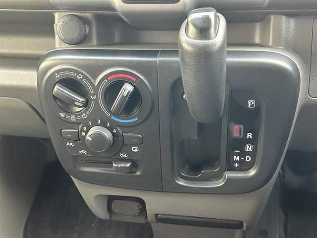 スズキ エブリイ PC 福岡県 2015(平27)年 7.1万km スペリアホワイト (株)IDOMが運営する【じしゃロン八幡西店】の自社ローン専用車両になります。こちらは現金またはオートローンご利用時の価格です。自社ローンご希望の方は別途その旨お申付け下さい/ｃｌａｒｉｏｎナビ　/　「Bluetooth/フルセグ/CD/DVD」/デジタルインナーミラー　/衝突軽減ブレーキシステム/ドライブレコーダー　/トラクションコントロール　/横滑り防止装置/ドアバイザ－　/リモコンキー/純正アルミ