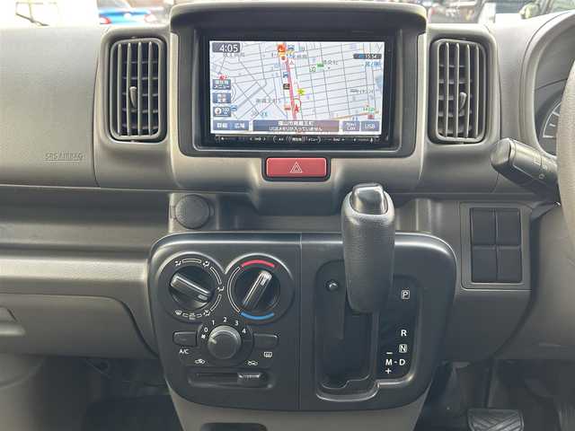 スズキ エブリイ PC 福岡県 2015(平27)年 7.1万km スペリアホワイト (株)IDOMが運営する【じしゃロン八幡西店】の自社ローン専用車両になります。こちらは現金またはオートローンご利用時の価格です。自社ローンご希望の方は別途その旨お申付け下さい/ｃｌａｒｉｏｎナビ　/　「Bluetooth/フルセグ/CD/DVD」/デジタルインナーミラー　/衝突軽減ブレーキシステム/ドライブレコーダー　/トラクションコントロール　/横滑り防止装置/ドアバイザ－　/リモコンキー/純正アルミ