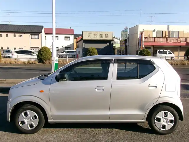 スズキ アルト L 三重県 2019(令1)年 2.3万km シルキーシルバーメタリック ♪走行22677Km/♪車検 令和8年10月2日迄/スズキセーフティサポート/・デュアルセンサーブレーキサポート/・誤発進抑制機能/・車線逸脱警報/・ふらつき警報/・先行車発進お知らせ機能/・ハイビームアシスト/・後退時ブレーキサポート/・後方誤発進抑制機能/・リヤパーキングセンサー/シートヒーター/アイドリングストップ/ドライブレコーダー/LEDヘッドライト/オートライト/社外ナビ/・ワンセグ/純正オーティオ(CD/AUX)/フロアマット/ドアバイザー