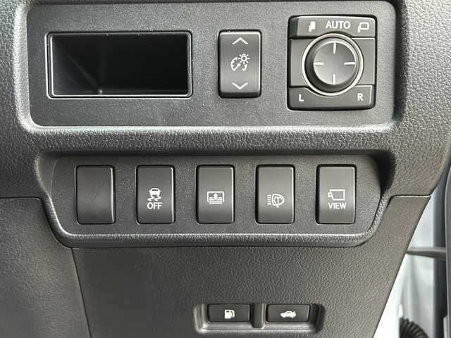 レクサス ＨＳ 250h バージョンI 静岡県 2009(平21)年 12.3万km クォーツホワイトクリスタルシャイン 【主要装備】/純正ＨＤＤナビ　/バックカメラ　/シートヒーター　/シートベンチレーション　/ステアリングスイッチ　/クルーズコントロール　/Ｂｌｕｅｔｏｏｔｈ接続　/ＥＴＣ　/純正ＡＷ夏タイヤ積載　/ヘッドライトウォッシャー/プッシュスタート/スマートキー/LEDヘッドライト