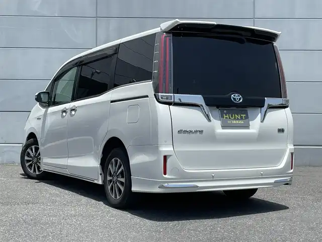 トヨタ エスクァイア ハイブリッド Gi プレミアムパッケージ 千葉県 2019(令1)年 9万km ホワイトパールクリスタルシャイン 純正ナビ(NSZN-Z68T)/フルセグTV/CD/DVD/BT/バックカメラ/純正フリップダウンモニター/D+N席シートヒーター/ステアリングスイッチ/ステアリングヒーター/電動格納ミラー/オートミラー/ウインカーミラー