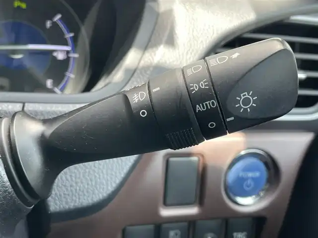 トヨタ エスクァイア ハイブリッド Gi プレミアムパッケージ 千葉県 2019(令1)年 9万km ホワイトパールクリスタルシャイン 純正ナビ(NSZN-Z68T)/フルセグTV/CD/DVD/BT/バックカメラ/純正フリップダウンモニター/D+N席シートヒーター/ステアリングスイッチ/ステアリングヒーター/電動格納ミラー/オートミラー/ウインカーミラー