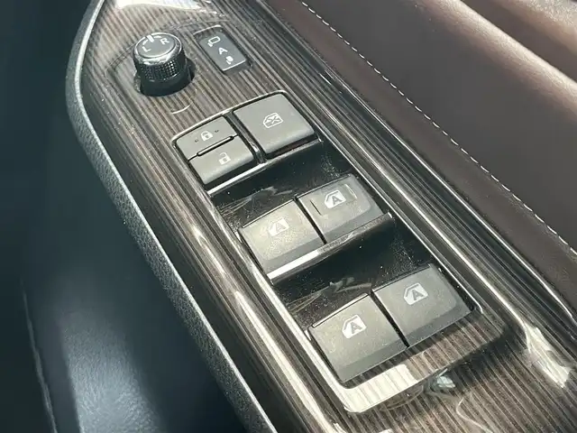 トヨタ エスクァイア ハイブリッド Gi プレミアムパッケージ 千葉県 2019(令1)年 9万km ホワイトパールクリスタルシャイン 純正ナビ(NSZN-Z68T)/フルセグTV/CD/DVD/BT/バックカメラ/純正フリップダウンモニター/D+N席シートヒーター/ステアリングスイッチ/ステアリングヒーター/電動格納ミラー/オートミラー/ウインカーミラー