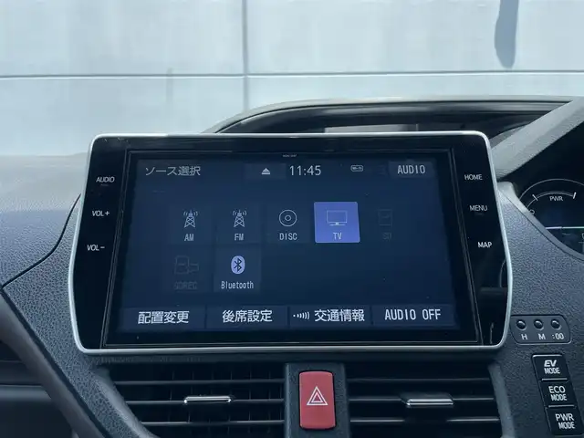 トヨタ エスクァイア ハイブリッド Gi プレミアムパッケージ 千葉県 2019(令1)年 9万km ホワイトパールクリスタルシャイン 純正ナビ(NSZN-Z68T)/フルセグTV/CD/DVD/BT/バックカメラ/純正フリップダウンモニター/D+N席シートヒーター/ステアリングスイッチ/ステアリングヒーター/電動格納ミラー/オートミラー/ウインカーミラー