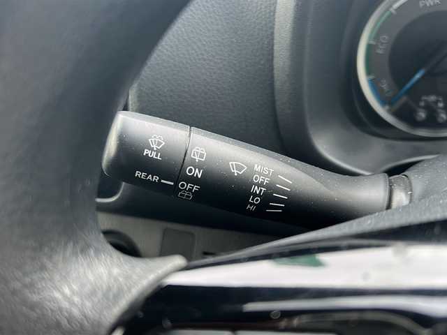 トヨタ ヴィッツ ハイブリッド F セーフティーエディションⅡ 東京都 2019(平31)年 1.3万km ホワイトパールクリスタルシャイン ワンオーナー/純正SDナビ（NSCN-W68）/・CD/ワンセグTV/Bluetooth/AUX/バックカメラ/レーンアシスト/コーナーセンサー/プッシュスタート/ドライブレコーダー/横滑り防止装置/衝突軽減システム/ETC/オートライト/スマートキー/スペアキー1本/保証書/取説書
