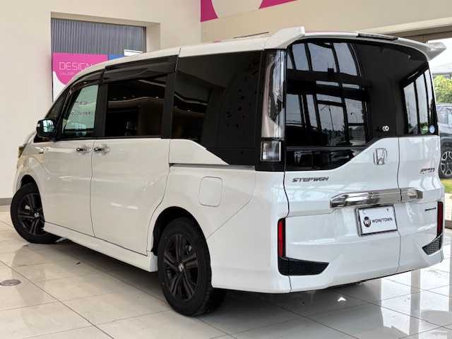 ホンダ ステップワゴン スパーダ ハイブリッドG EX HセンシングBスタイ 埼玉県 2019(令1)年 4.5万km プラチナホワイトパール ホンダセンシング/フリップダウンモニター/純正10インチナビ/　　CD/DVD/フルセグ/USB/バックカメラ/両側パワースライドドア/レーダークルーズコントロール/LEDヘッドライト/ハーフレザーシート/シートヒーター/純正16インチアルミホイール/プッシュスタート/アイドリングストップ/ビルトインETC/禁煙車