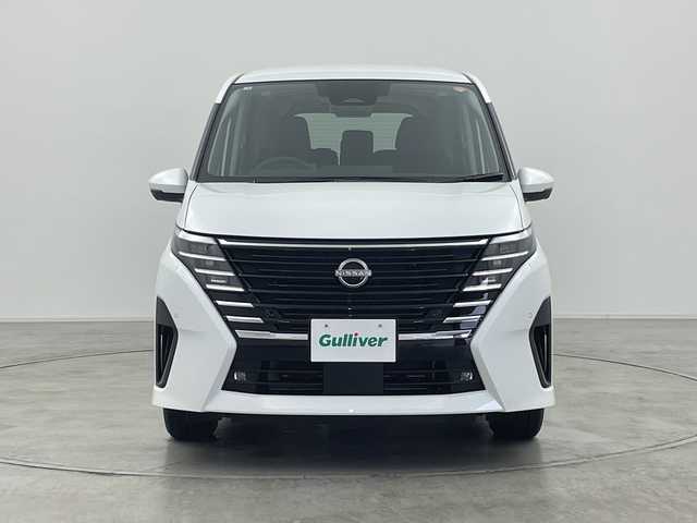 日産 セレナ e－パワー ハイウェイスター V 群馬県 2025(令7)年 0.1万km未満 プリズムホワイト 登録済未使用車　純正１２．３型ナビ　純正１１型後席モニター　全周囲カメラ　デジタルインナーミラー　両側電動スライドドア　置くだけ充電　衝突被害軽減ブレーキ　アダプティブクルーズコントロール　禁煙車