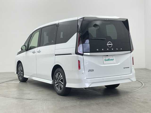 日産 セレナ e－パワー ハイウェイスター V 群馬県 2025(令7)年 0.1万km未満 プリズムホワイト 登録済未使用車　純正１２．３型ナビ　純正１１型後席モニター　全周囲カメラ　デジタルインナーミラー　両側電動スライドドア　置くだけ充電　衝突被害軽減ブレーキ　アダプティブクルーズコントロール　禁煙車