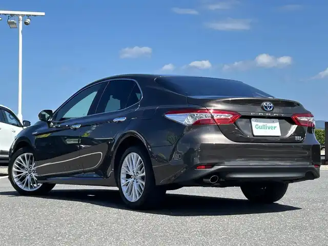 トヨタ カムリ G レザーパッケージ 島根県 2017(平29)年 4.2万km グラファイトM 登録時走行距離41845km/ワンオーナー/保証書/取扱説明書/純正メーカーOPナビ/・フルセグTV/・Bluetooth接続/・CD/DVD再生/・SDミュージックサーバー/・AM/FM/ToyotaSafetySense/・プリクラッシュセーフティ/・レーンディパーチャーアラート/・オートマチックハイビーム/・レーダークルーズコントロール/・ブラインドスポットモニター/・先行車発信アラート/・リヤクロストラフィックアラート/レザーシート/前席パワーシート/前席シートヒーター/ビルトインETC/前後ドライブレコーダー/コーナーセンサー/スペアキー/純正フロアマット/純正18インチアルミホイール