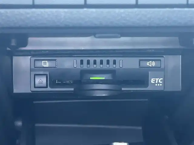 トヨタ カムリ G レザーパッケージ 島根県 2017(平29)年 4.2万km グラファイトM 登録時走行距離41845km/ワンオーナー/保証書/取扱説明書/純正メーカーOPナビ/・フルセグTV/・Bluetooth接続/・CD/DVD再生/・SDミュージックサーバー/・AM/FM/ToyotaSafetySense/・プリクラッシュセーフティ/・レーンディパーチャーアラート/・オートマチックハイビーム/・レーダークルーズコントロール/・ブラインドスポットモニター/・先行車発信アラート/・リヤクロストラフィックアラート/レザーシート/前席パワーシート/前席シートヒーター/ビルトインETC/前後ドライブレコーダー/コーナーセンサー/スペアキー/純正フロアマット/純正18インチアルミホイール