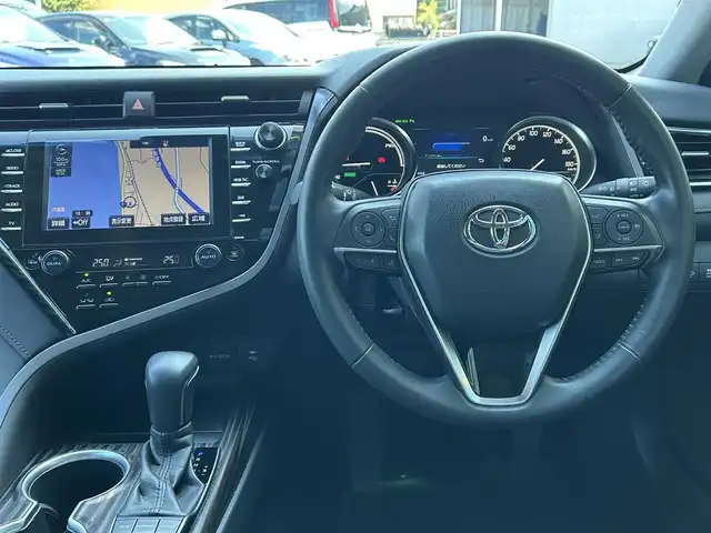 トヨタ カムリ G レザーパッケージ 島根県 2017(平29)年 4.2万km グラファイトM 登録時走行距離41845km/ワンオーナー/保証書/取扱説明書/純正メーカーOPナビ/・フルセグTV/・Bluetooth接続/・CD/DVD再生/・SDミュージックサーバー/・AM/FM/ToyotaSafetySense/・プリクラッシュセーフティ/・レーンディパーチャーアラート/・オートマチックハイビーム/・レーダークルーズコントロール/・ブラインドスポットモニター/・先行車発信アラート/・リヤクロストラフィックアラート/レザーシート/前席パワーシート/前席シートヒーター/ビルトインETC/前後ドライブレコーダー/コーナーセンサー/スペアキー/純正フロアマット/純正18インチアルミホイール