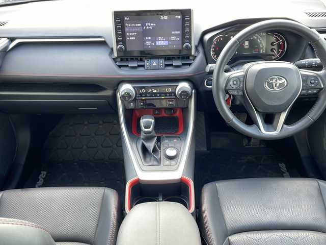 トヨタ ＲＡＶ４ アドベンチャー オフロードPKG 道東・釧路十勝 2022(令4)年 6.5万km グレーメタリック ・ワンオーナー/・4WD/・寒冷地仕様/・純正ディスプレイオーディオ/（Miracast・FM・AM・BT）/・全方位カメラ/バックカメラ/・追従式クルーズコントロール/・BSM/・フロントワイパーデアイサー/・ダウンヒルアシスト/・スノーモード/・横滑り防止/・コーナーセンサー/・パワーバックドア/・LEDヘッドライト/・フォグライト/・オートマチックハイビーム/・オートライト/・前席シートヒーター/エアーシート/・ステアリングヒーター/・ビルトインETC/・純正エンジンスターター（キー一体型）/・革巻きステアリング/・ステアリングスイッチ/・MTモード付AT/・ヒッチメンバー/・ルーフレール/・電格ウィンカーミラー/・ドアバイザー/・スマートキー/・プッシュスタート