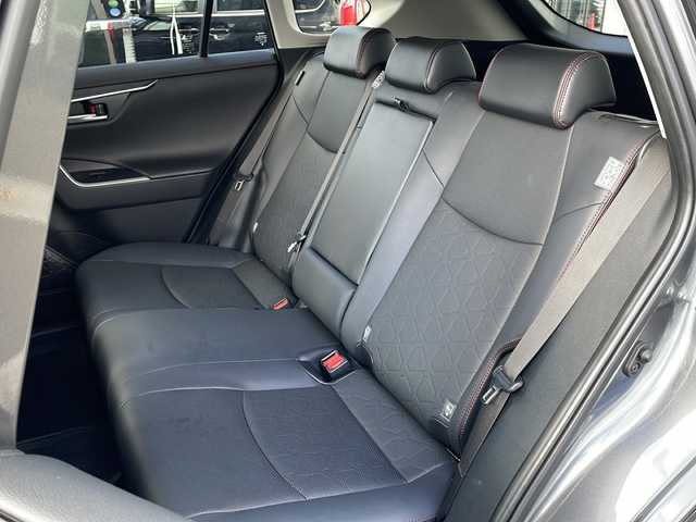 トヨタ ＲＡＶ４ アドベンチャー オフロードPKG 道東・釧路十勝 2022(令4)年 6.5万km グレーメタリック ・ワンオーナー/・4WD/・寒冷地仕様/・純正ディスプレイオーディオ/（Miracast・FM・AM・BT）/・全方位カメラ/バックカメラ/・追従式クルーズコントロール/・BSM/・フロントワイパーデアイサー/・ダウンヒルアシスト/・スノーモード/・横滑り防止/・コーナーセンサー/・パワーバックドア/・LEDヘッドライト/・フォグライト/・オートマチックハイビーム/・オートライト/・前席シートヒーター/エアーシート/・ステアリングヒーター/・ビルトインETC/・純正エンジンスターター（キー一体型）/・革巻きステアリング/・ステアリングスイッチ/・MTモード付AT/・ヒッチメンバー/・ルーフレール/・電格ウィンカーミラー/・ドアバイザー/・スマートキー/・プッシュスタート