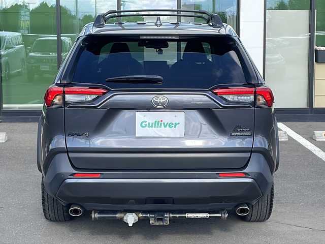 トヨタ ＲＡＶ４ アドベンチャー オフロードPKG 道東・釧路十勝 2022(令4)年 6.5万km グレーメタリック ・ワンオーナー/・4WD/・寒冷地仕様/・純正ディスプレイオーディオ/（Miracast・FM・AM・BT）/・全方位カメラ/バックカメラ/・追従式クルーズコントロール/・BSM/・フロントワイパーデアイサー/・ダウンヒルアシスト/・スノーモード/・横滑り防止/・コーナーセンサー/・パワーバックドア/・LEDヘッドライト/・フォグライト/・オートマチックハイビーム/・オートライト/・前席シートヒーター/エアーシート/・ステアリングヒーター/・ビルトインETC/・純正エンジンスターター（キー一体型）/・革巻きステアリング/・ステアリングスイッチ/・MTモード付AT/・ヒッチメンバー/・ルーフレール/・電格ウィンカーミラー/・ドアバイザー/・スマートキー/・プッシュスタート