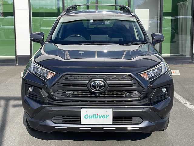 トヨタ ＲＡＶ４ アドベンチャー オフロードPKG 道東・釧路十勝 2022(令4)年 6.5万km グレーメタリック ・ワンオーナー/・4WD/・寒冷地仕様/・純正ディスプレイオーディオ/（Miracast・FM・AM・BT）/・全方位カメラ/バックカメラ/・追従式クルーズコントロール/・BSM/・フロントワイパーデアイサー/・ダウンヒルアシスト/・スノーモード/・横滑り防止/・コーナーセンサー/・パワーバックドア/・LEDヘッドライト/・フォグライト/・オートマチックハイビーム/・オートライト/・前席シートヒーター/エアーシート/・ステアリングヒーター/・ビルトインETC/・純正エンジンスターター（キー一体型）/・革巻きステアリング/・ステアリングスイッチ/・MTモード付AT/・ヒッチメンバー/・ルーフレール/・電格ウィンカーミラー/・ドアバイザー/・スマートキー/・プッシュスタート