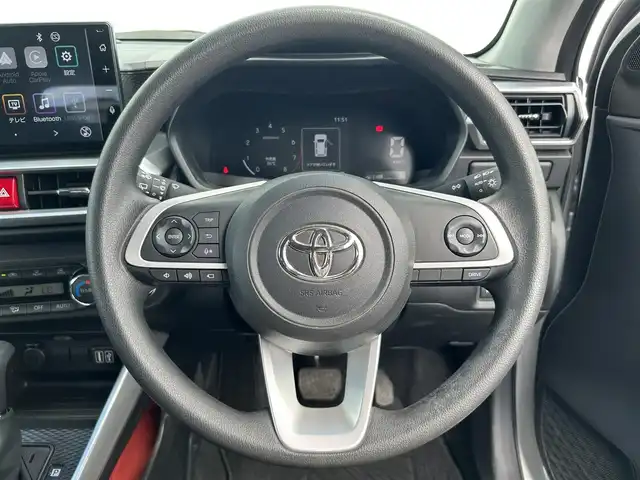 トヨタ ライズ G 熊本県 2023(令5)年 0.9万km シャイニングホワイトパール ワンオーナー/純正ディスプレイオーディオ/・AM/FM/USB/iPod/HDMI/BT/・フルセグTV/・AppleCarPlay/AndroidAuto/全周囲カメラ/・フロント/サイド/バック/スマートアシスト/・先行車発進お知らせ機能/・横滑り防止機能/・アイドリングストップ/・衝突被害軽減システム/・クリアランスソナー/前後コーナーセンサー/ステアリングリモコン/オートライト/・ヘッドライトレベライザー/・LEDライト/テレビキャンセラー/電動格納ミラー/・ウィンカーミラー/純正ETC/純正ドアバイザー/純正フロアマット/スマートキー/・スペアキー