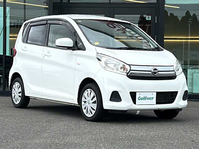日産 デイズ J 鹿児島県 2018(平30)年 4.7万km ホワイト 衝突軽減ブレーキ/パワーウィンドウ/パワーステアリング/AUX/横滑り防止装置/純正オーディオ/FM/AM/CD/電動格納ミラー/ダブルエアバックイト/純正フロアマット/純正ヘッドライト