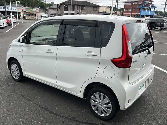 日産 デイズ J 鹿児島県 2018(平30)年 4.7万km ホワイト 衝突軽減ブレーキ/パワーウィンドウ/パワーステアリング/AUX/横滑り防止装置/純正オーディオ/FM/AM/CD/電動格納ミラー/ダブルエアバックイト/純正フロアマット/純正ヘッドライト