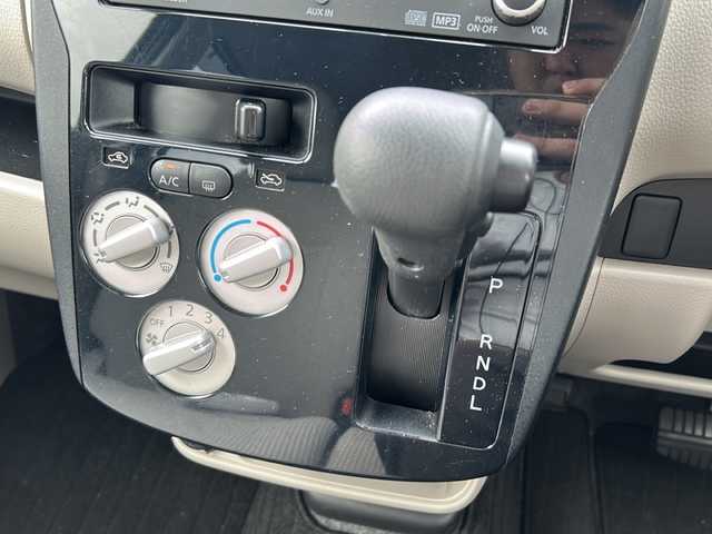 日産 デイズ J 鹿児島県 2018(平30)年 4.7万km ホワイト 衝突軽減ブレーキ/パワーウィンドウ/パワーステアリング/AUX/横滑り防止装置/純正オーディオ/FM/AM/CD/電動格納ミラー/ダブルエアバックイト/純正フロアマット/純正ヘッドライト