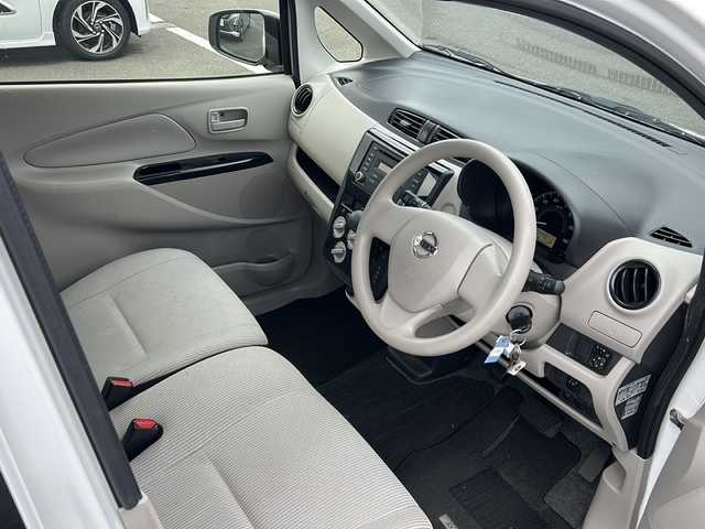 日産 デイズ J 鹿児島県 2018(平30)年 4.7万km ホワイト 衝突軽減ブレーキ/パワーウィンドウ/パワーステアリング/AUX/横滑り防止装置/純正オーディオ/FM/AM/CD/電動格納ミラー/ダブルエアバックイト/純正フロアマット/純正ヘッドライト