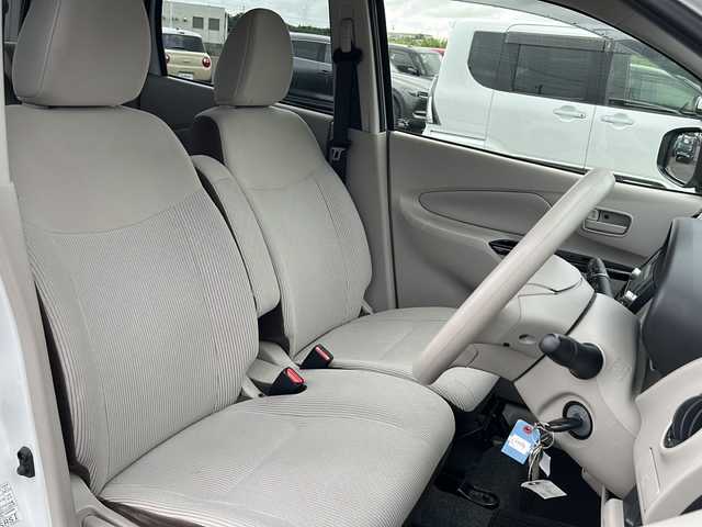 日産 デイズ J 鹿児島県 2018(平30)年 4.7万km ホワイト 衝突軽減ブレーキ/パワーウィンドウ/パワーステアリング/AUX/横滑り防止装置/純正オーディオ/FM/AM/CD/電動格納ミラー/ダブルエアバックイト/純正フロアマット/純正ヘッドライト