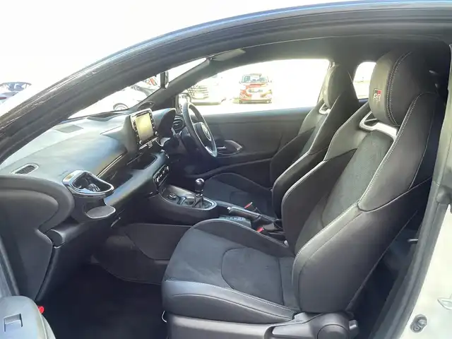 トヨタ ＧＲヤリス RZ ハイパフォーマンス 埼玉県 2023(令5)年 0.7万km スーパーホワイトⅡ /4WD/ICターボ//純正メモリナビ//フルセグTV//バックカメラ//Bluetoothオーディオ//JBLサウンド//アダプティブクルーズコントロール//ビルトインETC//スマートキーx2//LEDヘッドライト/LEDフォグ//PCS/LTA/BSM//HUD/RCTA/RSA//クリアランスソナー//W.サイド.カーテンエアバッグ//ABS/横滑り防止装置//前後ドラレコ//アイドリングSTOP//ICウォータースプレー//オートライト/オートハイビーム//プライバシーガラス//ドアバイザー//純正18インチAW//新車時保証書//取扱説明書//ナビ取説