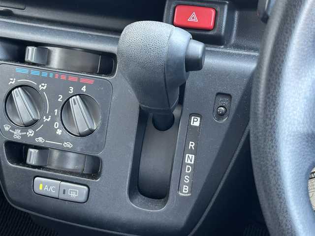 ダイハツ ミラ イース L SAⅢ 静岡県 2018(平30)年 4.5万km ホワイト スマートアシスト３/純正オーディオ/ＣＤ再生/ＡＵＸ接続/キーレスエントリー/パーキングセンサー/オートハイビーム/ヘッドライトレベライザー/純正フロアマット/ドアバイザー/アイドリングストップ/ＡＣ