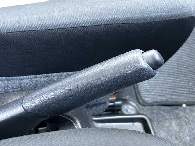 ダイハツ ミラ イース L SAⅢ 静岡県 2018(平30)年 4.5万km ホワイト スマートアシスト３/純正オーディオ/ＣＤ再生/ＡＵＸ接続/キーレスエントリー/パーキングセンサー/オートハイビーム/ヘッドライトレベライザー/純正フロアマット/ドアバイザー/アイドリングストップ/ＡＣ